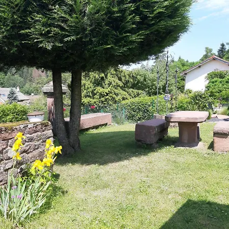 Aux 2 Lacs D'hotes Bed & Breakfast 3*