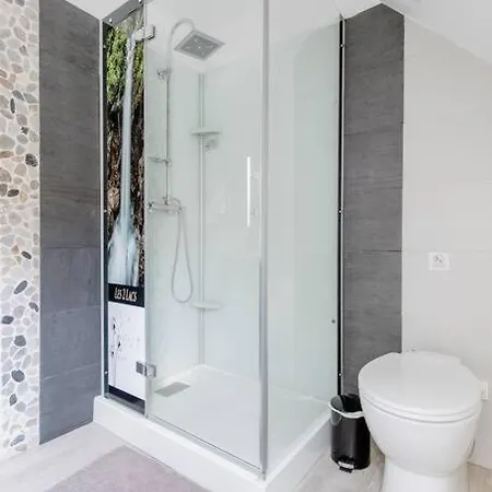 Aux 2 Lacs D'hotes Pierre-Percée