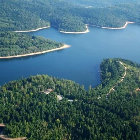 Aux 2 Lacs D'hotes Pierre-Percée