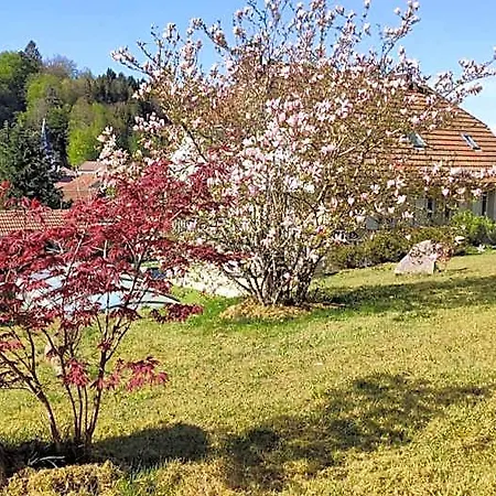 Aux 2 Lacs D'hotes Bed & Breakfast 3*