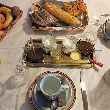 Aux 2 Lacs D'hotes Bed & Breakfast 3*