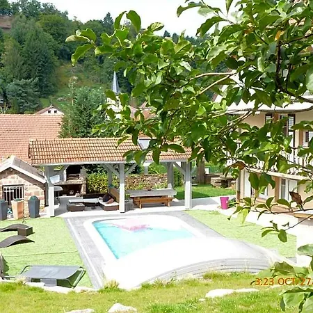 Aux 2 Lacs D'hotes Bed & Breakfast 3*