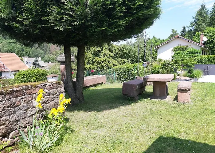 Aux 2 Lacs D'hotes Bed & Breakfast 3*