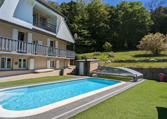 Aux 2 Lacs D'hotes Bed & Breakfast 3*