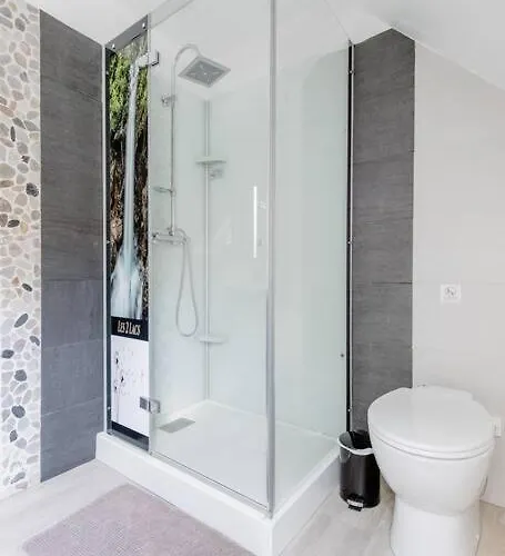 Aux 2 Lacs D'hotes Pierre-Percée